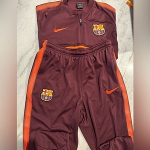 Men’s Nike Dry-Fit Active ware Set Burgundy               Size: Medium